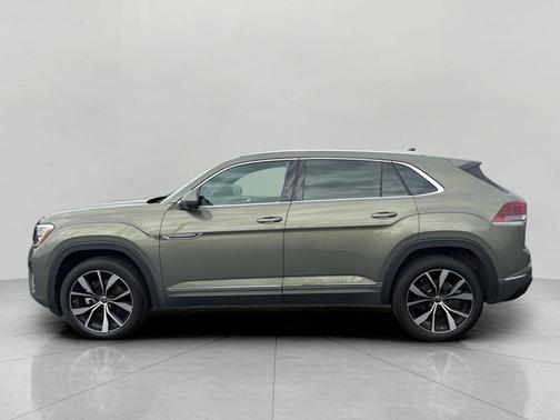 Avocado Green Pearl 2025 Volkswagen Atlas Cross Sport 2.0T SEL Premium