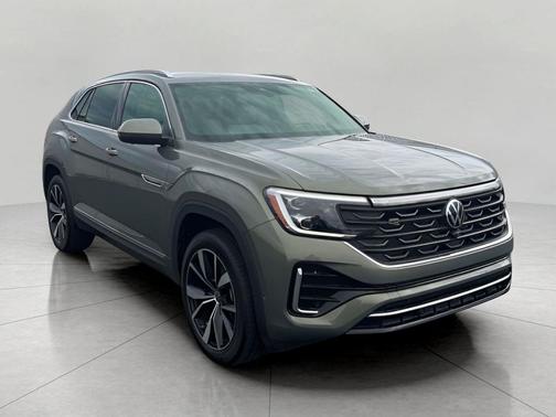 Avocado Green Pearl 2025 Volkswagen Atlas Cross Sport 2.0T SEL Premium