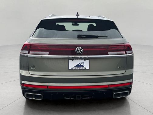 Avocado Green Pearl 2025 Volkswagen Atlas Cross Sport 2.0T SEL Premium