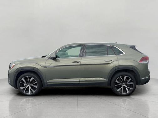 Avocado Green Pearl 2025 Volkswagen Atlas Cross Sport 2.0T SEL Premium