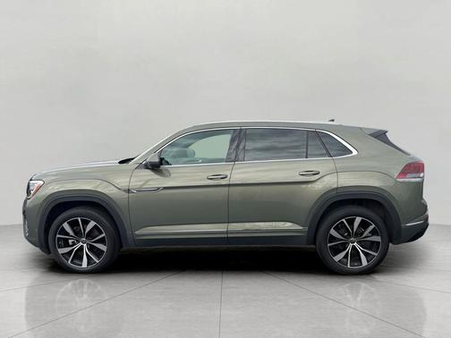 Avocado Green Pearl 2025 Volkswagen Atlas Cross Sport 2.0T SEL Premium