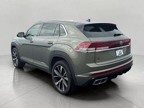 Avocado Green Pearl 2025 Volkswagen Atlas Cross Sport 2.0T SEL Premium