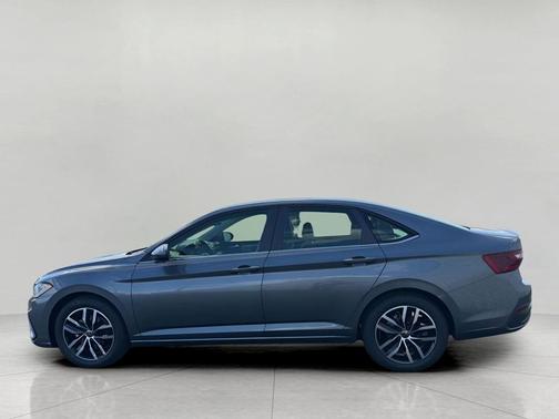 Platinum Gray Metallic 2026 Volkswagen Jetta 1.4T SE