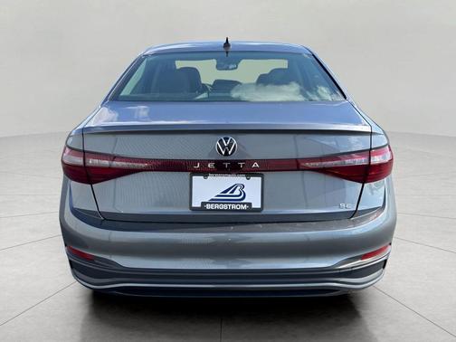 Platinum Gray Metallic 2026 Volkswagen Jetta 1.4T SE