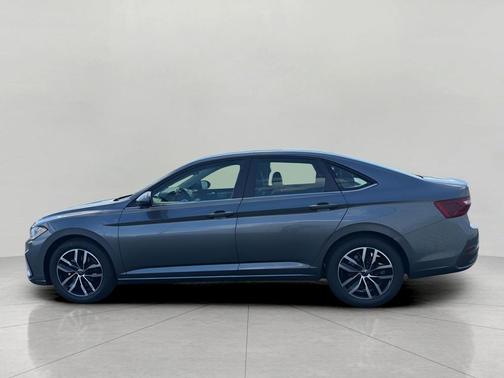 Platinum Gray Metallic 2026 Volkswagen Jetta 1.4T SE
