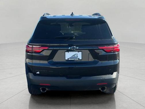 Mosaic Black Metallic 2023 Chevrolet Traverse LT Cloth