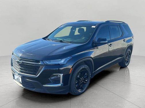 Mosaic Black Metallic 2023 Chevrolet Traverse LT Cloth