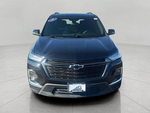 Mosaic Black Metallic 2023 Chevrolet Traverse LT Cloth