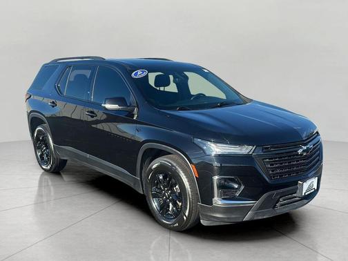Mosaic Black Metallic 2023 Chevrolet Traverse LT Cloth
