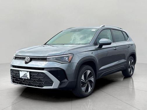 Platinum Gray Metallic 2026 Volkswagen Taos SE