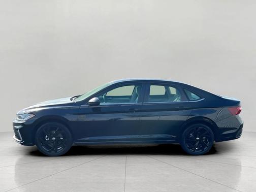 Deep Black Pearl 2026 Volkswagen Jetta 1.4T SE