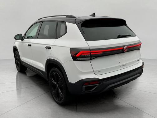 2025 Volkswagen Taos 1.5T SE Black