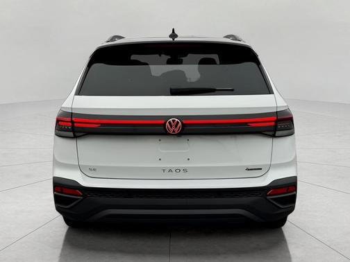 2025 Volkswagen Taos 1.5T SE Black