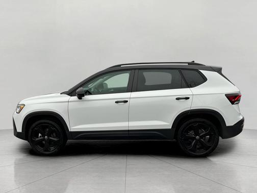 2025 Volkswagen Taos 1.5T SE Black