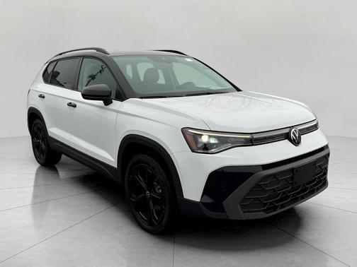 2025 Volkswagen Taos 1.5T SE Black