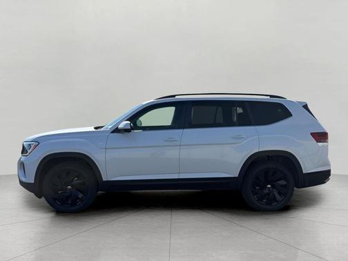 Opal White Pearl 2026 Volkswagen Atlas 2.0T SE w/Technology 4MOTION