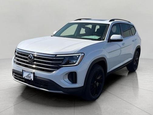 Opal White Pearl 2026 Volkswagen Atlas 2.0T SE w/Technology 4MOTION