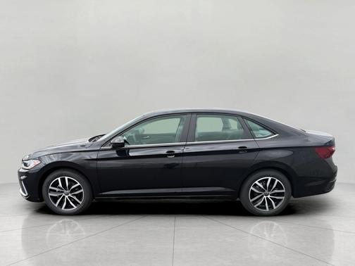 Deep Black Pearl 2026 Volkswagen Jetta 1.4T SE
