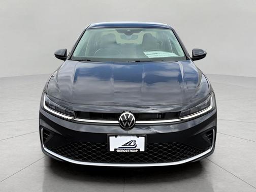 Deep Black Pearl 2026 Volkswagen Jetta 1.4T SE
