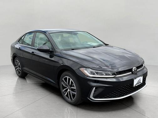 Deep Black Pearl 2026 Volkswagen Jetta 1.4T SE