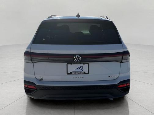 Pure White w/Deep Black Roof 2025 Volkswagen Taos 1.5T SE Black