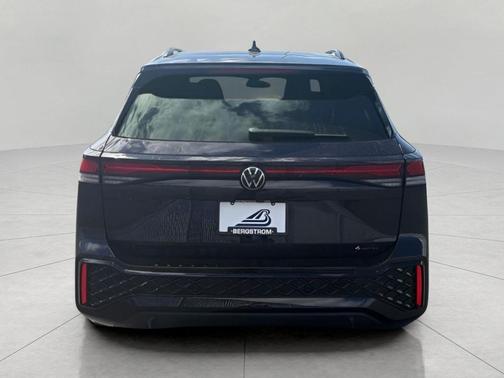 deep black pearl 2026 Volkswagen Tiguan 2.0T SE R-Line Black 4MOTION