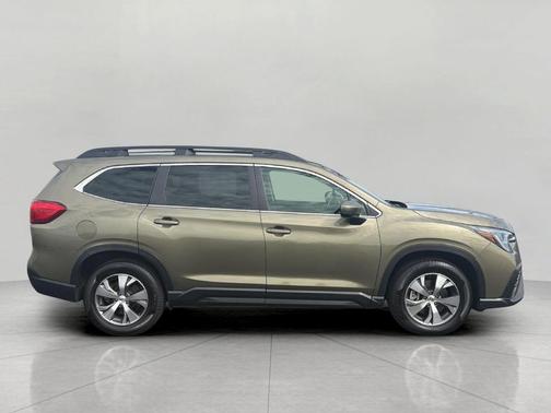 Autumn Green Metallic 2024 Subaru Ascent Premium 7-Passenger