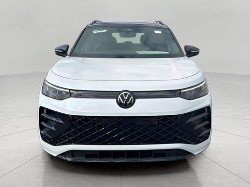 opal white with deep black roof 2026 Volkswagen Tiguan 2.0T SE R-Line Black 4MOTION
