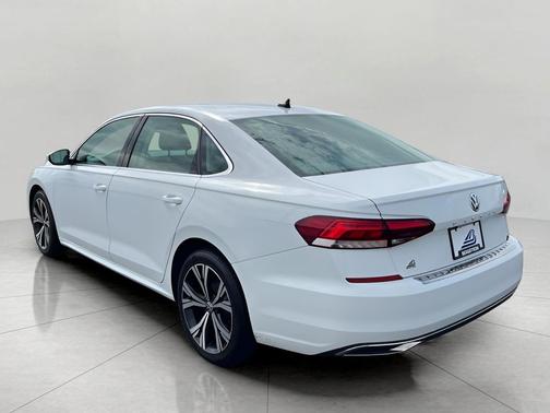 2022 Volkswagen Passat 2.0T SE