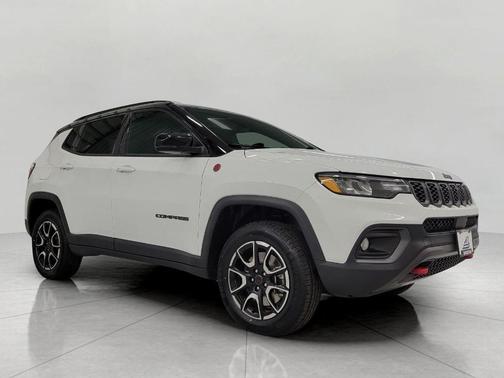 Bright White Clearcoat 2025 Jeep Compass Trailhawk
