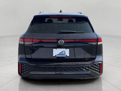 deep black pearl 2026 Volkswagen Tiguan 2.0T SE R-Line Black 4MOTION