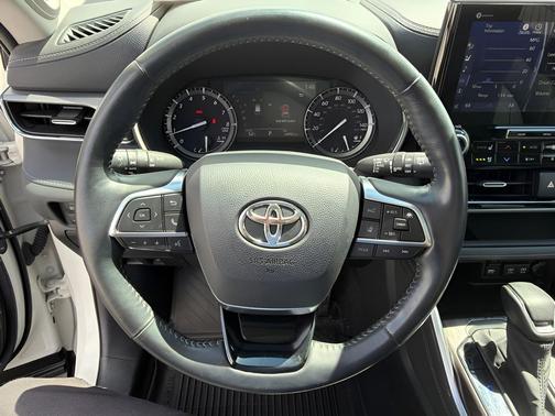 Blizzard Pearl 2021 Toyota Highlander Platinum