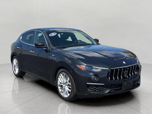 Nero Ribelle Metallic 2022 Maserati Levante GT