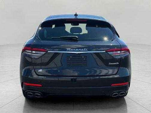 Nero Ribelle Metallic 2022 Maserati Levante GT