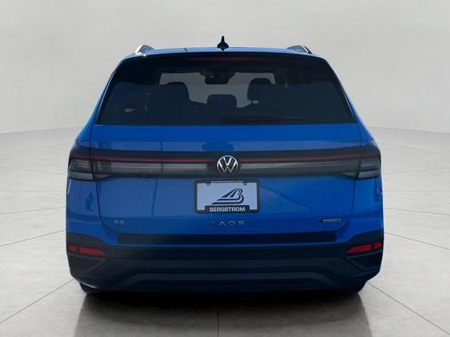 2025 Volkswagen Taos 1.5T SE Black