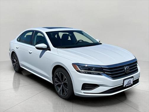 2022 Volkswagen Passat 2.0T SE