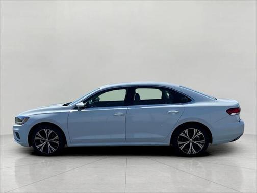 2022 Volkswagen Passat 2.0T SE
