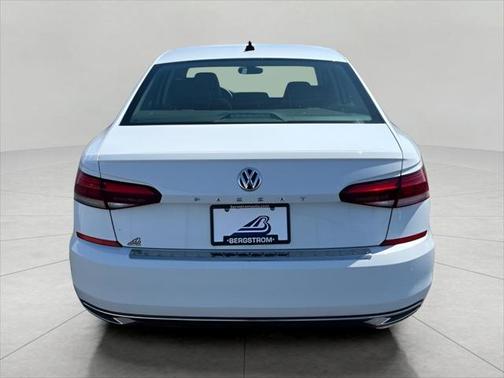 2022 Volkswagen Passat 2.0T SE