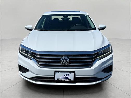 2022 Volkswagen Passat 2.0T SE