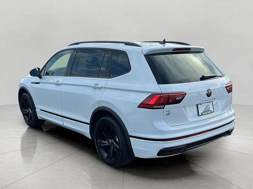 Opal White Pearl 2023 Volkswagen Tiguan 2.0T SE R-Line Black
