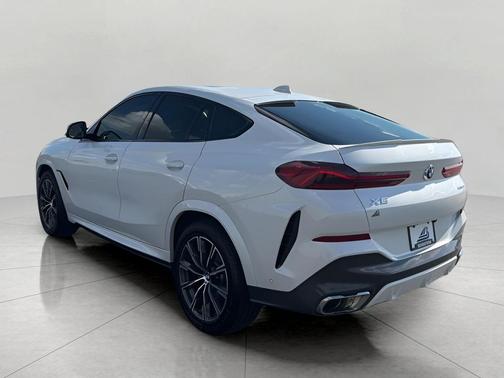 Mineral White Metallic 2022 BMW X6 xDrive40i