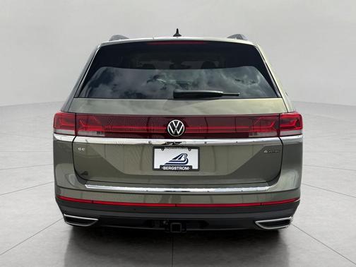 Avocado Green Pearl 2026 Volkswagen Atlas 2.0T SE w/Technology 4MOTION