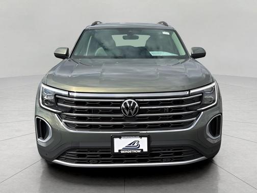 Avocado Green Pearl 2026 Volkswagen Atlas 2.0T SE w/Technology 4MOTION