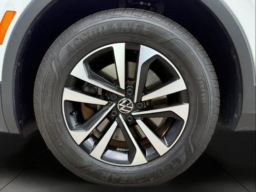 Pure White 2023 Volkswagen Tiguan 2.0T S