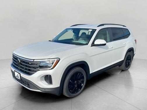 opal white pearl 2026 Volkswagen Atlas 2.0T SE w/Technology 4MOTION