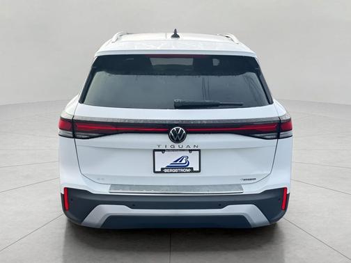 2025 Volkswagen Tiguan 2.0T SE 4MOTION
