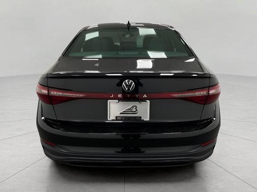 Deep Black Pearl 2026 Volkswagen Jetta 1.4T S