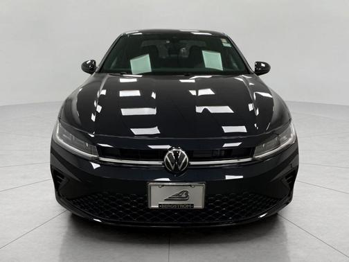 Deep Black Pearl 2026 Volkswagen Jetta 1.4T S