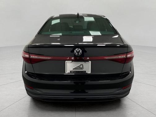 Deep Black Pearl 2026 Volkswagen Jetta 1.4T S