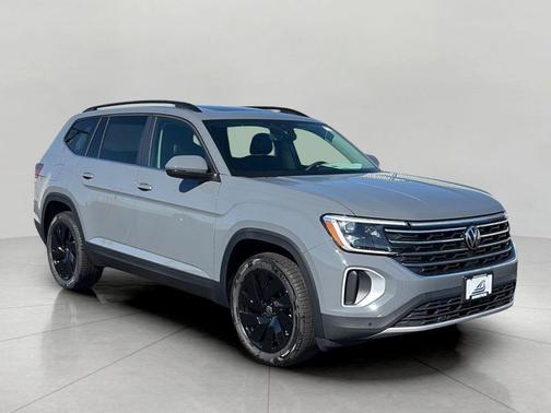 Pure Gray 2026 Volkswagen Atlas 2.0T SE w/Technology 4MOTION